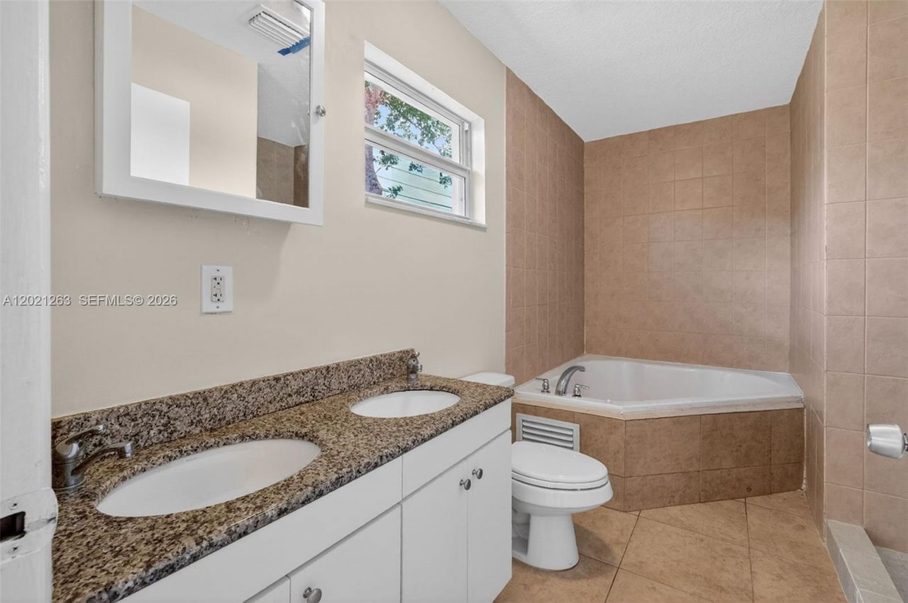 2620 NW 15th St , Fort Lauderdale, FL 33311 Photo