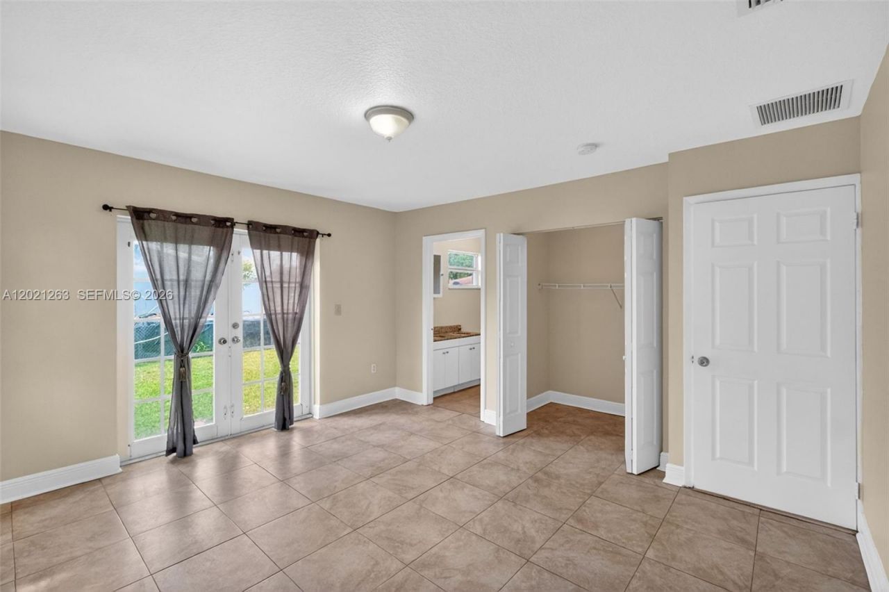2620 NW 15th St , Fort Lauderdale, FL 33311 Photo