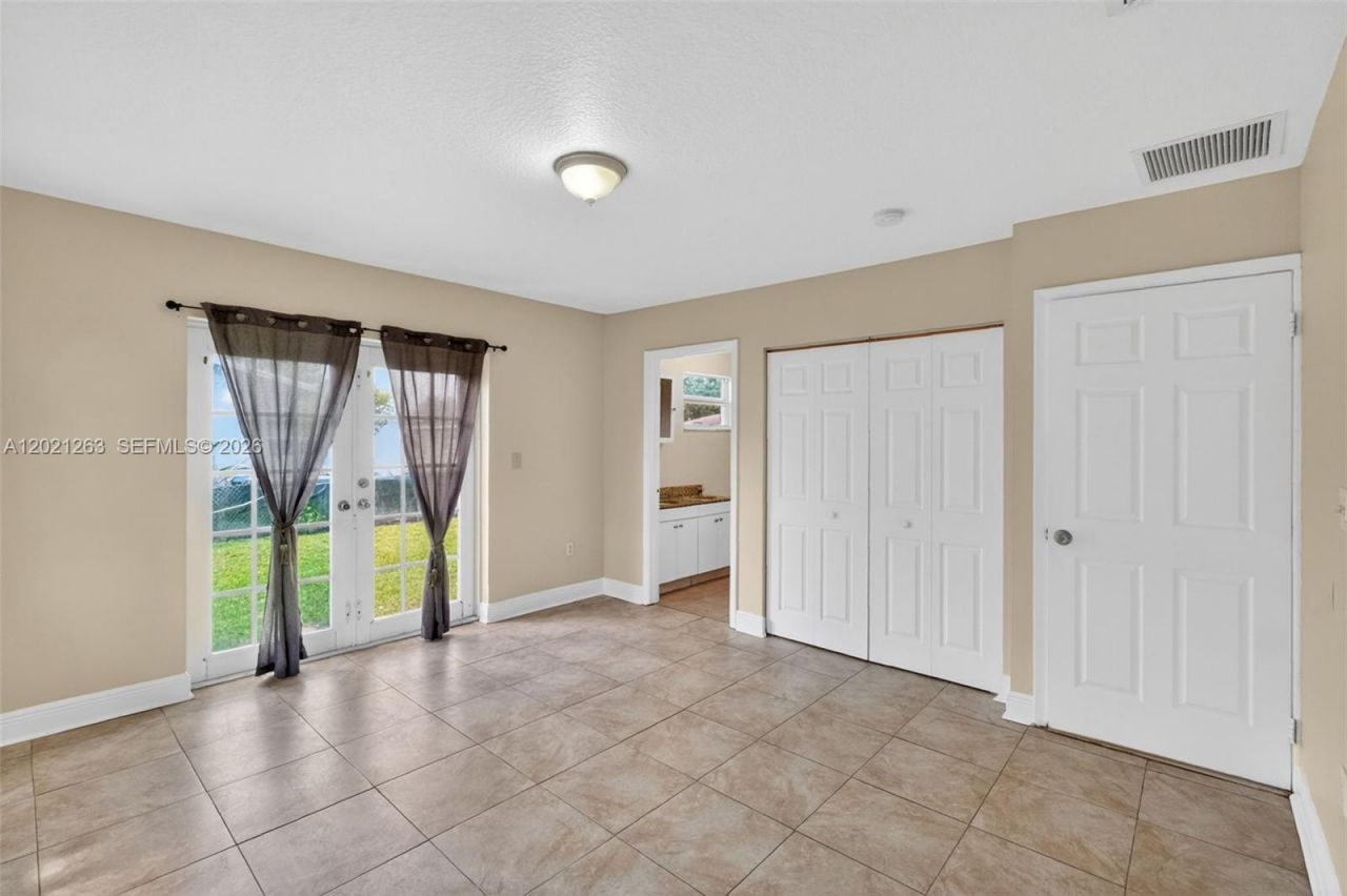 2620 NW 15th St , Fort Lauderdale, FL 33311 Photo
