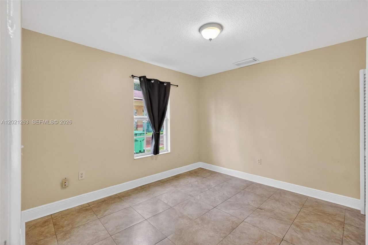2620 NW 15th St , Fort Lauderdale, FL 33311 Photo