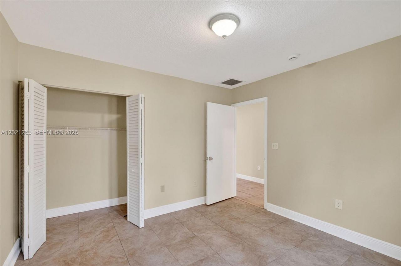 2620 NW 15th St , Fort Lauderdale, FL 33311 Photo