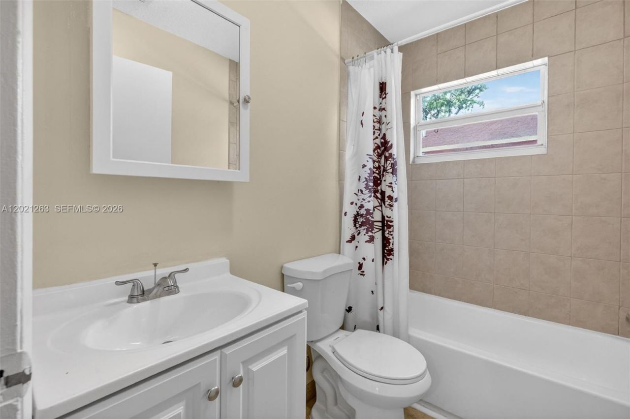 2620 NW 15th St , Fort Lauderdale, FL 33311 Photo
