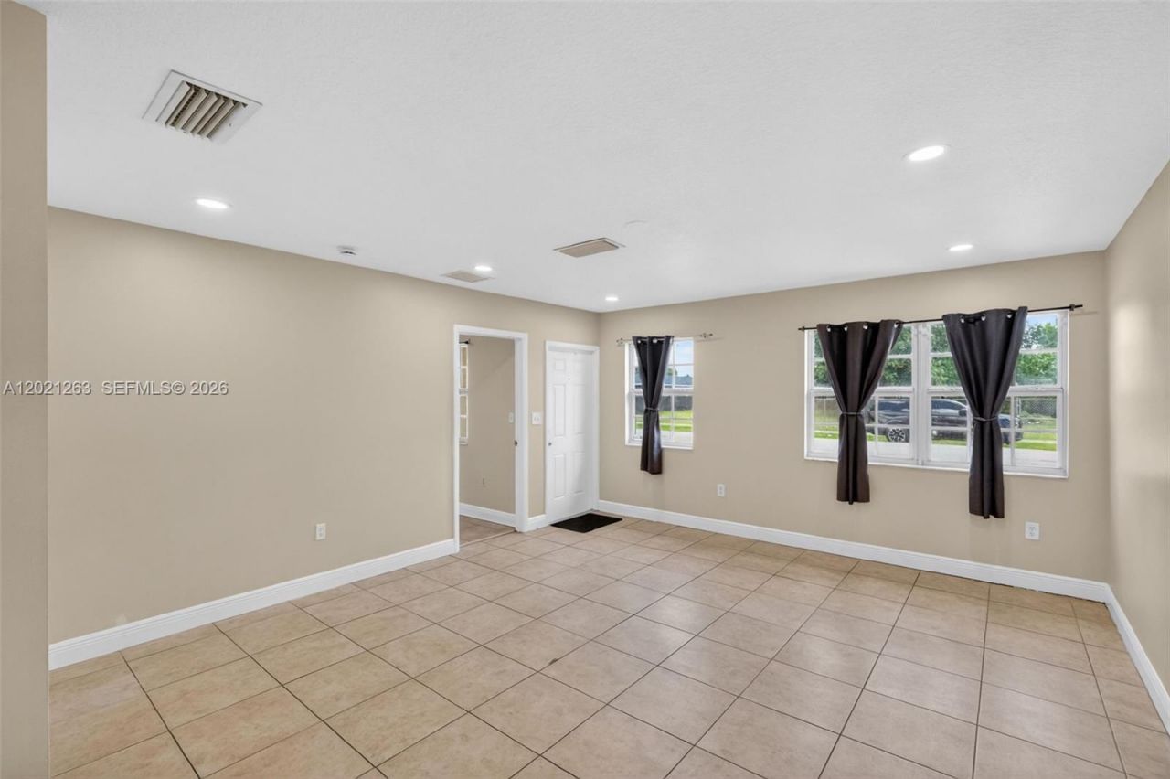 2620 NW 15th St , Fort Lauderdale, FL 33311 Photo