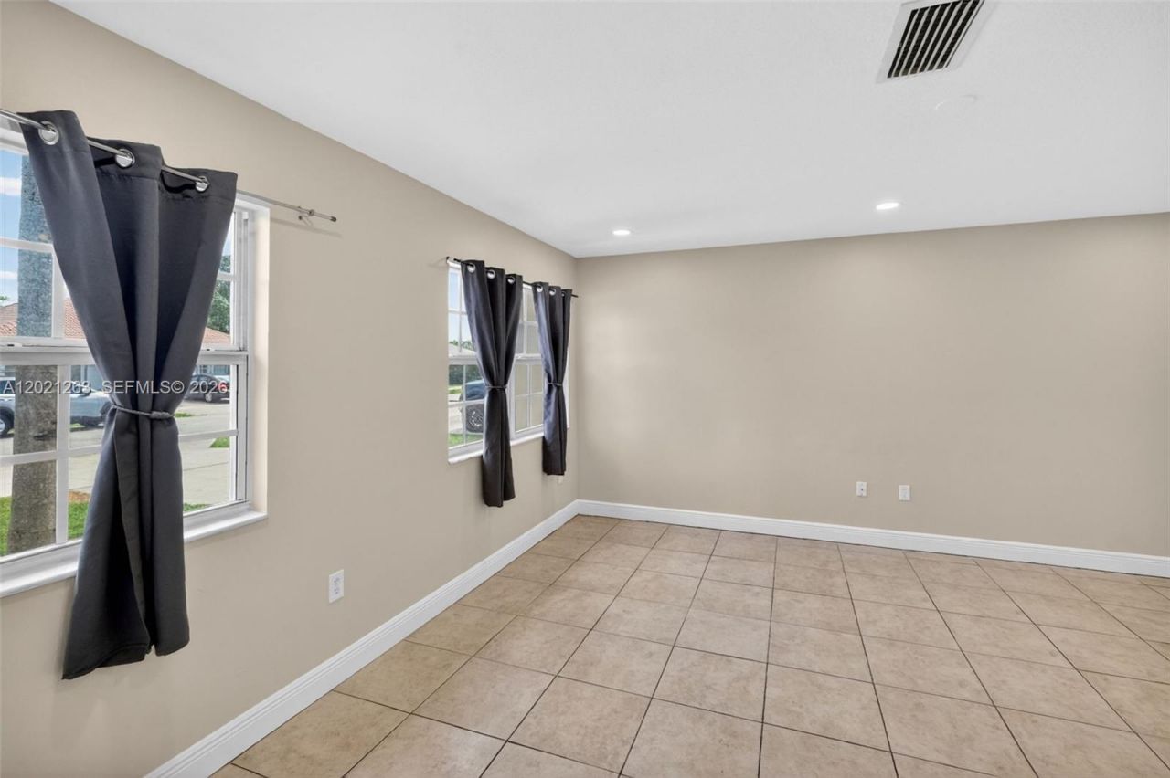 2620 NW 15th St , Fort Lauderdale, FL 33311 Photo