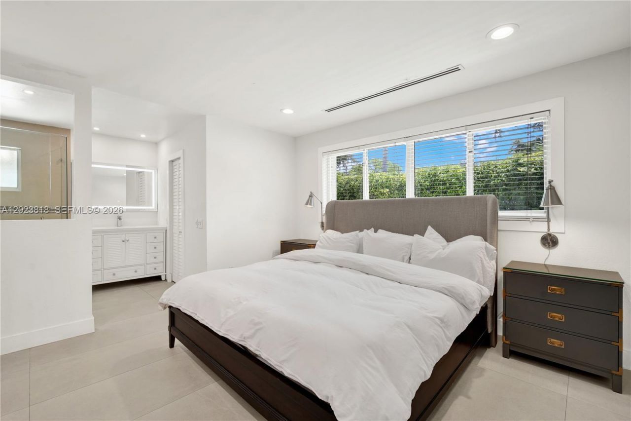 13023 SW 6th St , Miami, FL 33184 Photo