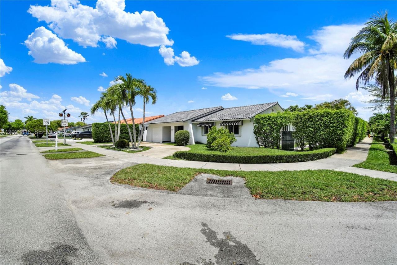 13023 SW 6th St , Miami, FL 33184 Photo