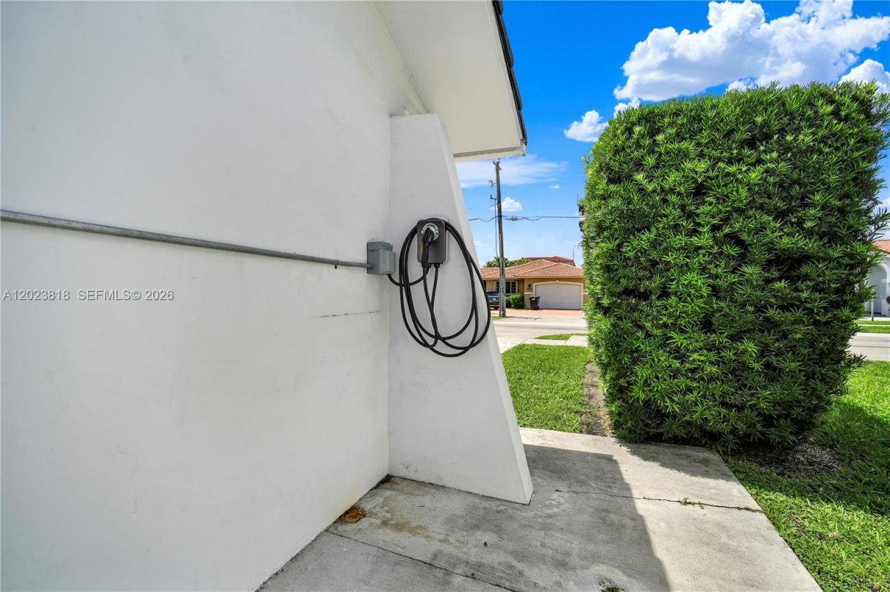 13023 SW 6th St , Miami, FL 33184 Photo