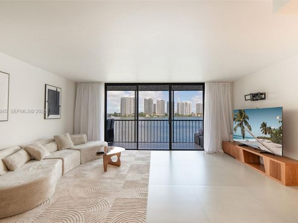 17500 N Bay Rd , Unit S405, Sunny Isles Beach, FL 33160