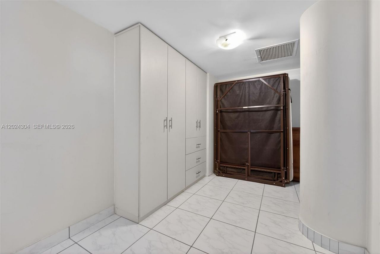 900 Bay Dr, Unit 606, Miami Beach, FL 33141 Photo