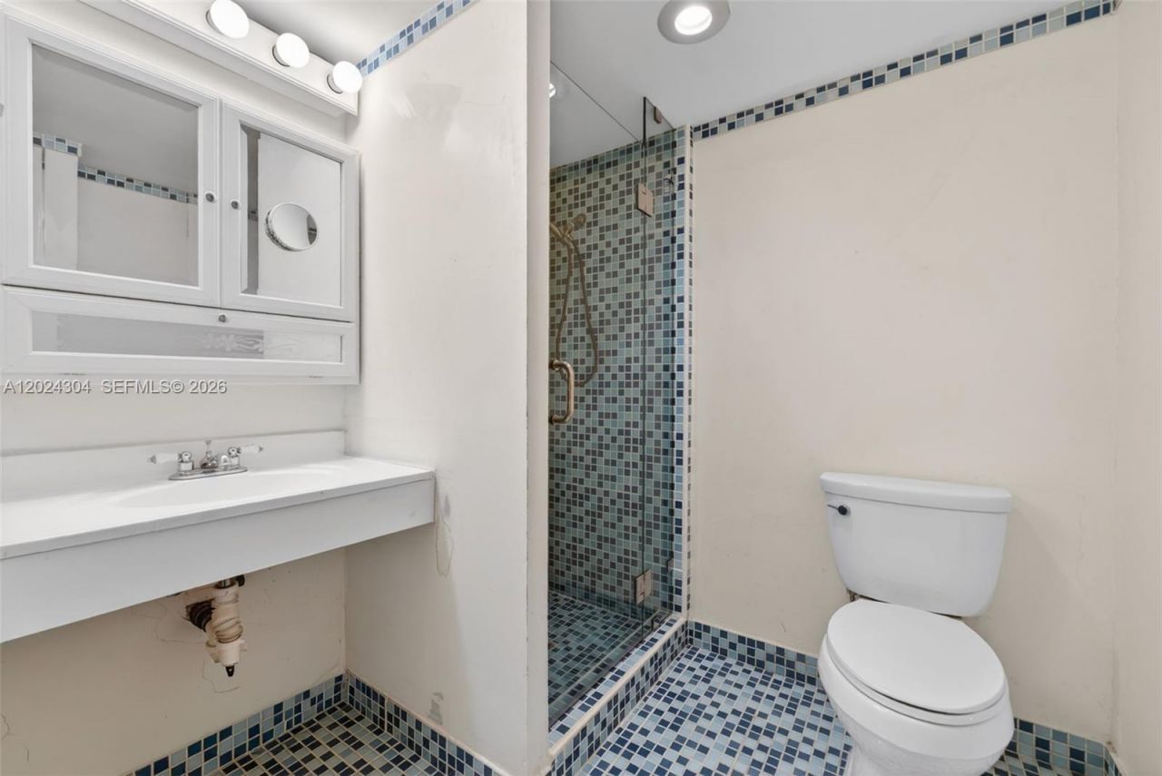 900 Bay Dr, Unit 606, Miami Beach, FL 33141 Photo
