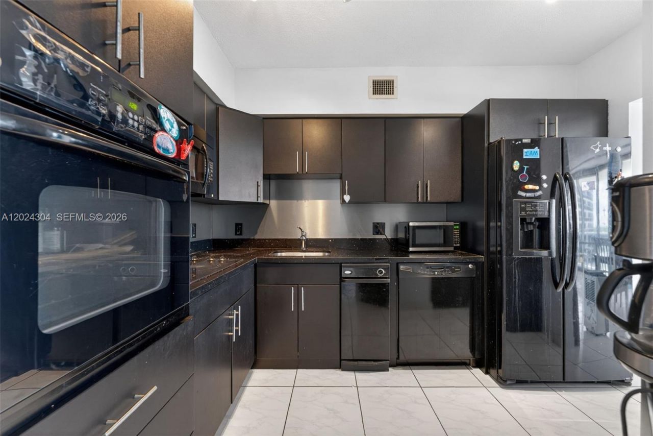 900 Bay Dr, Unit 606, Miami Beach, FL 33141 Photo