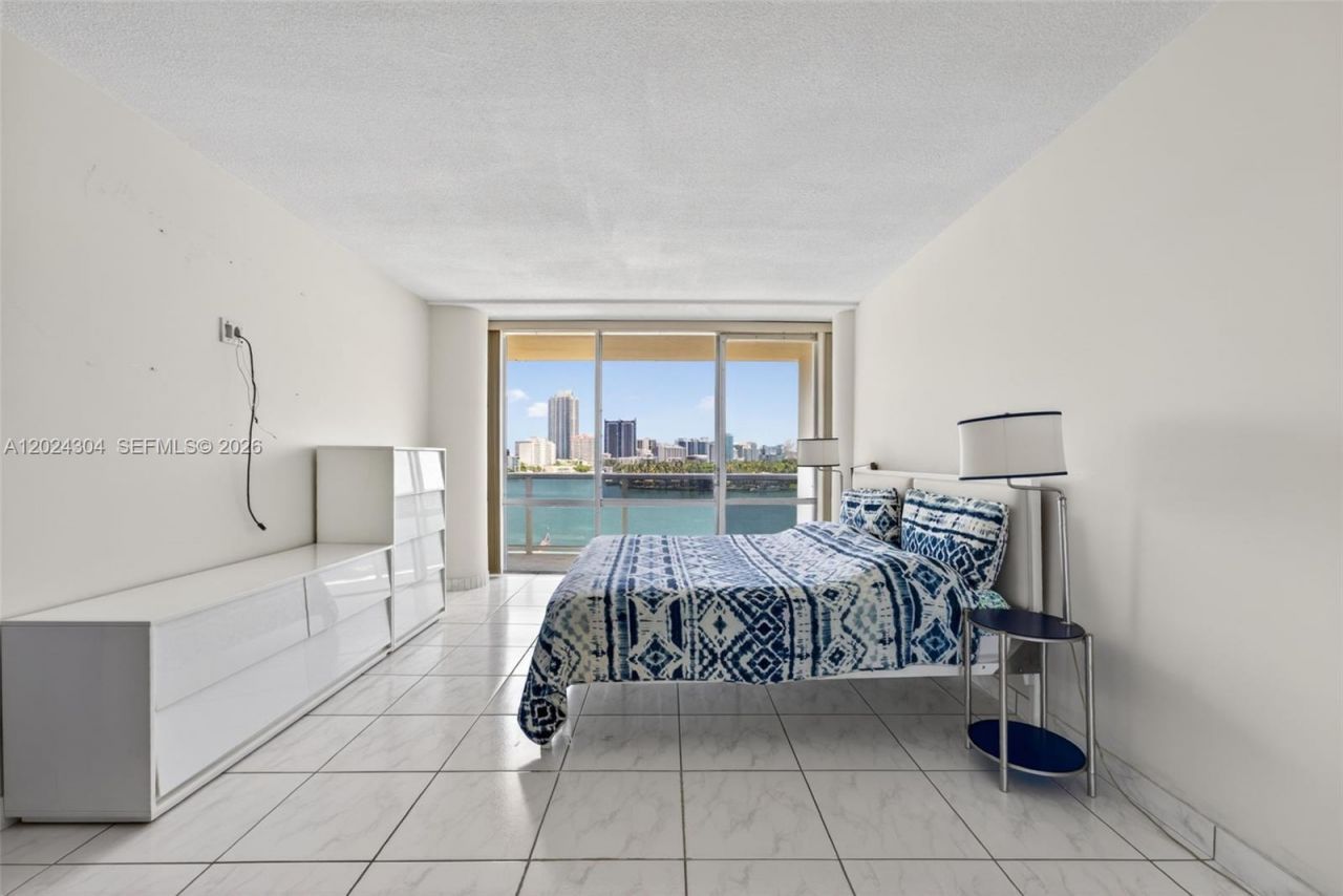 900 Bay Dr, Unit 606, Miami Beach, FL 33141 Photo