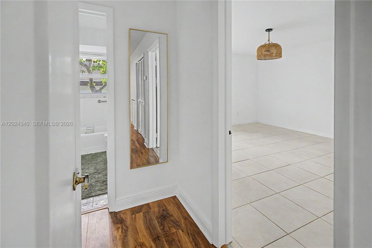 6815 Edgewater Dr, Unit 201, Coral Gables, FL 33133 Photo