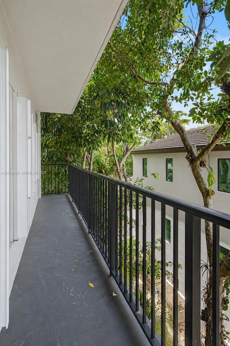 6815 Edgewater Dr, Unit 201, Coral Gables, FL 33133 Photo