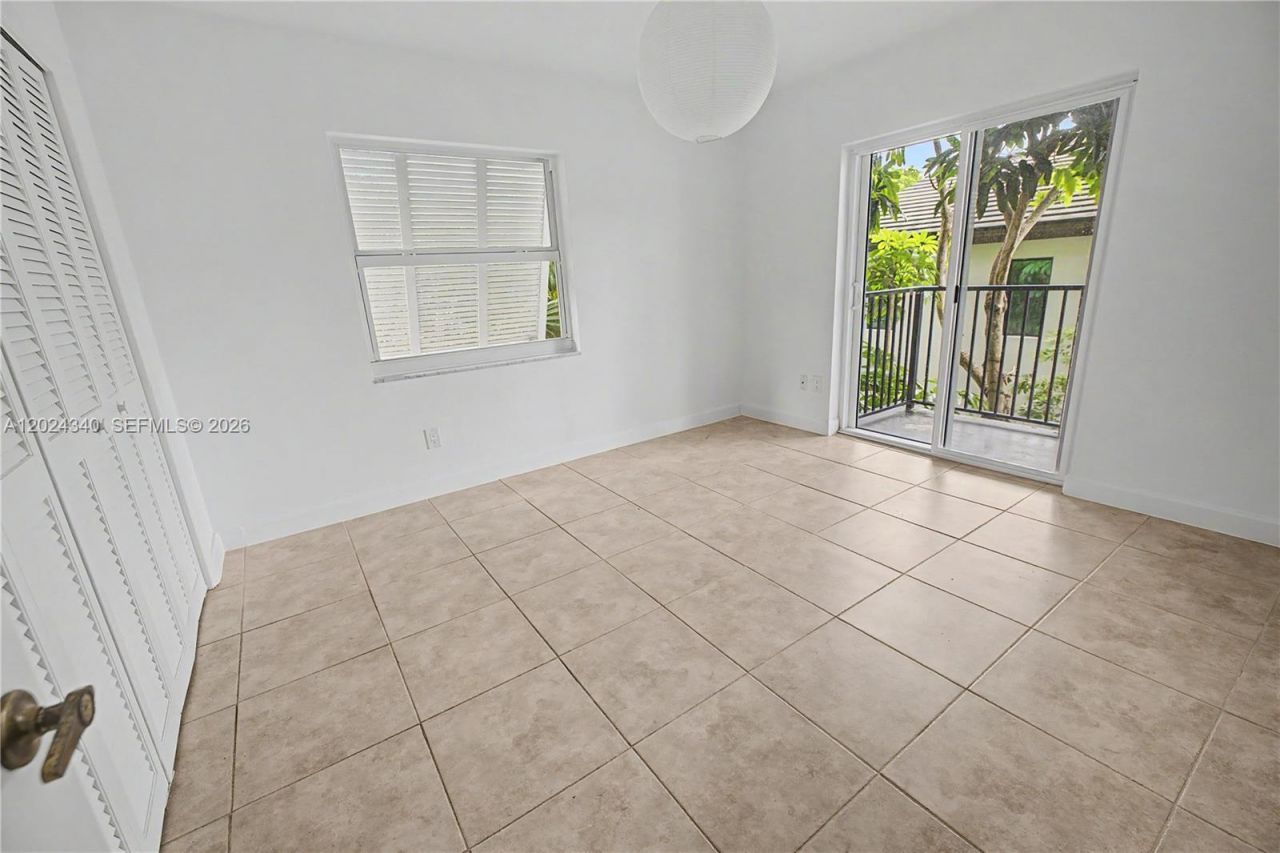 6815 Edgewater Dr, Unit 201, Coral Gables, FL 33133 Photo