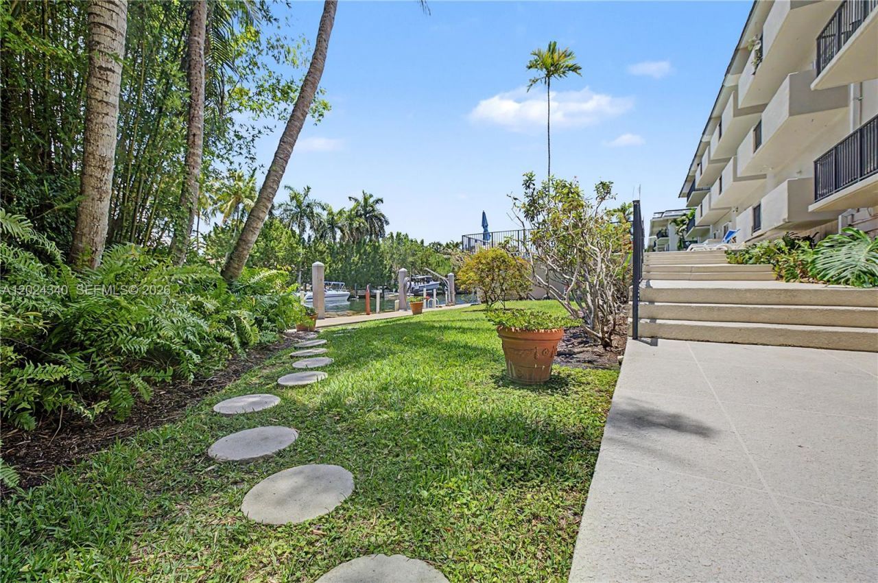 6815 Edgewater Dr, Unit 201, Coral Gables, FL 33133 Photo