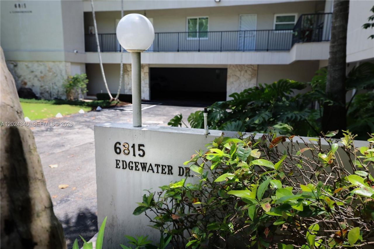 6815 Edgewater Dr, Unit 201, Coral Gables, FL 33133 Photo