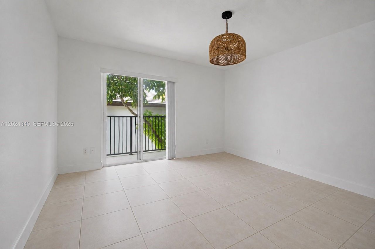 6815 Edgewater Dr, Unit 201, Coral Gables, FL 33133 Photo