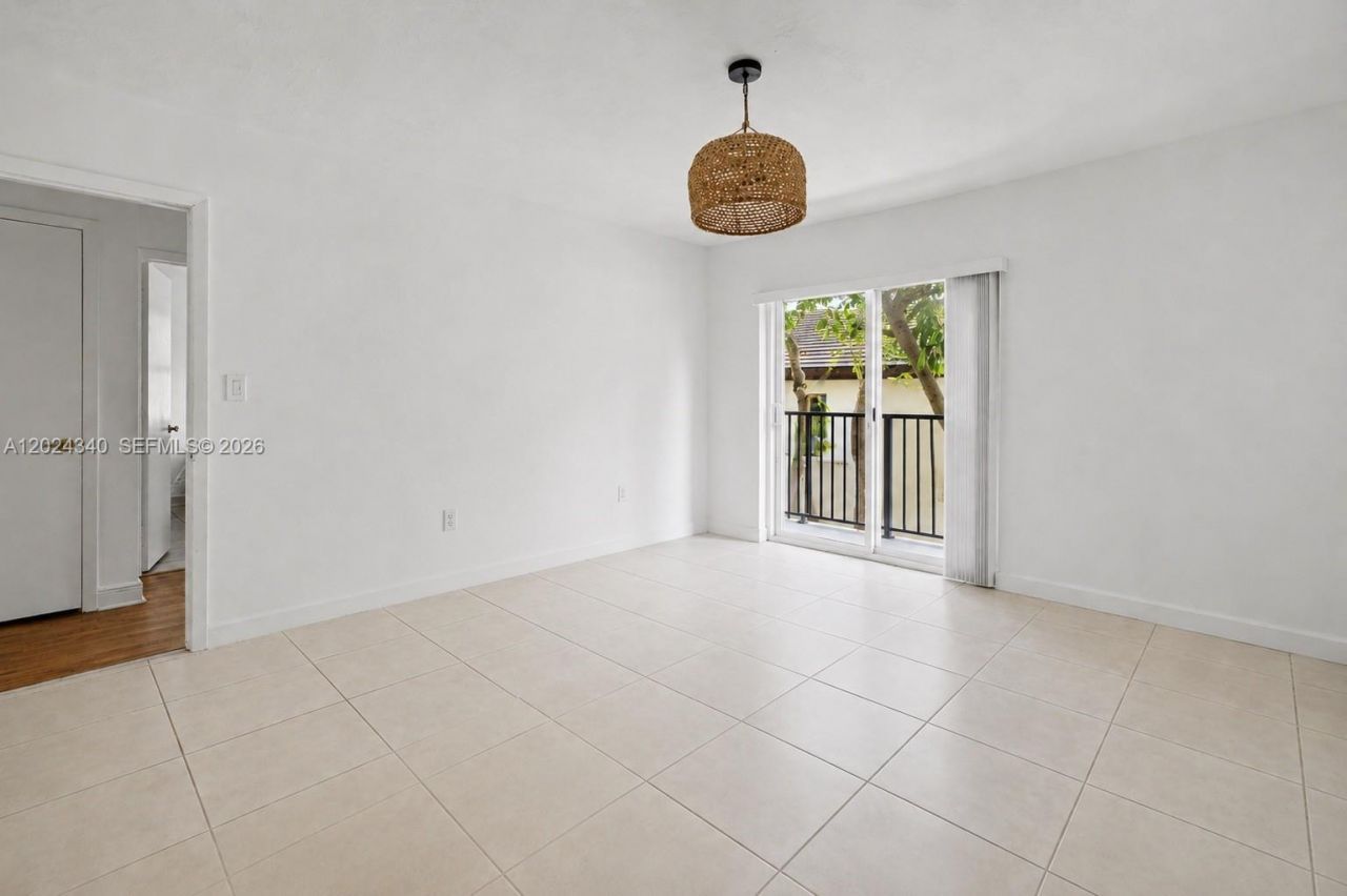 6815 Edgewater Dr, Unit 201, Coral Gables, FL 33133 Photo
