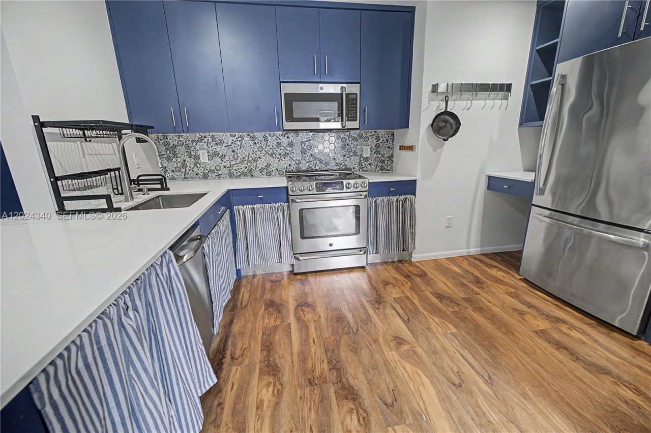6815 Edgewater Dr, Unit 201, Coral Gables, FL 33133 Photo