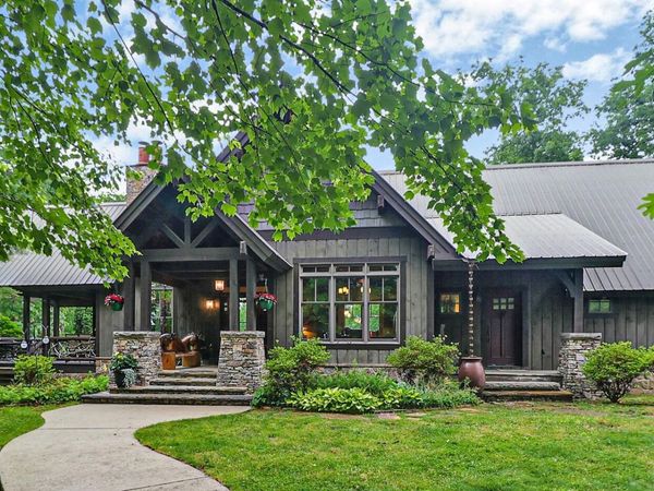 402 Charit Tr, Jamestown, TN 38556