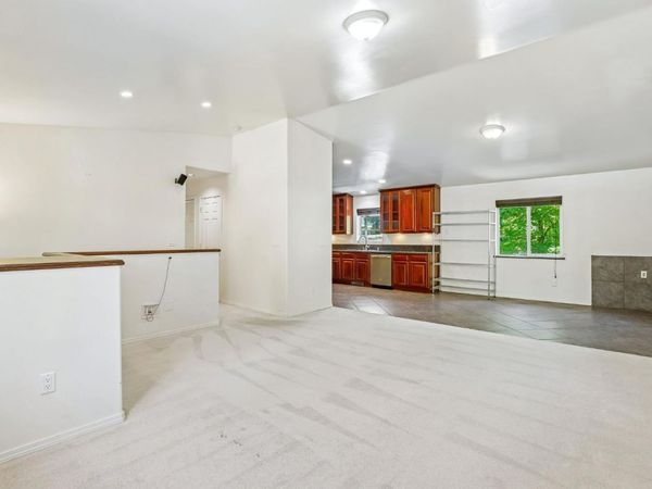 10819 Walker Dr, Grass Valley, CA 95945