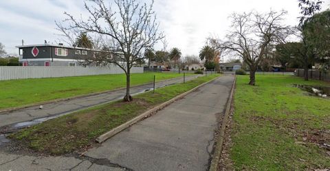 2745 Del Paso Blvd, Sacramento, CA 95815 Photo