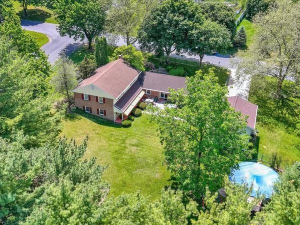 10 FIELD STONE DRIVE, MECHANICSBURG, PA 17050