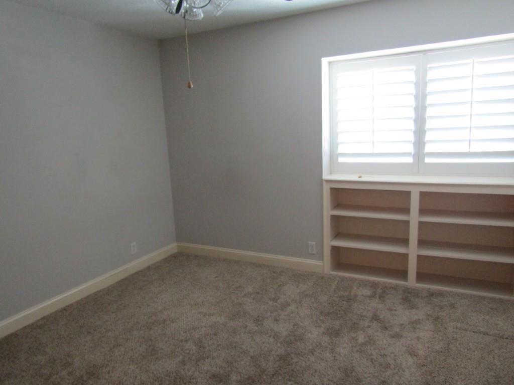 10301 N Kings Hwy.  Photo 15