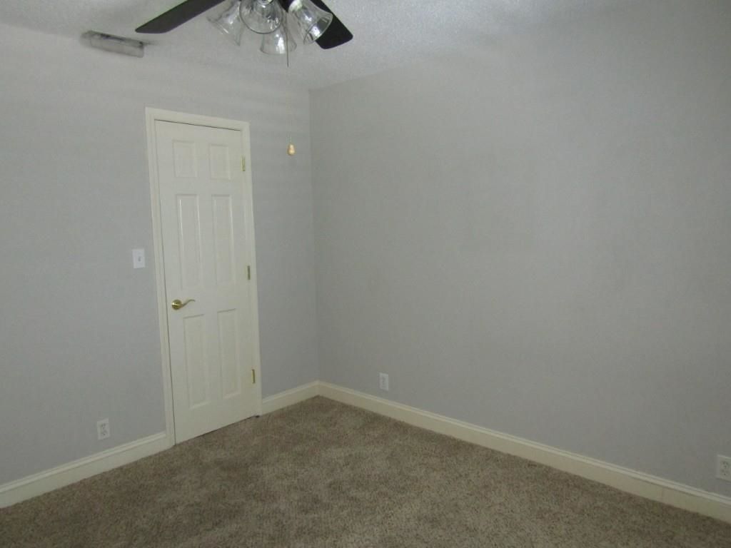 10301 N Kings Hwy.  Photo 16