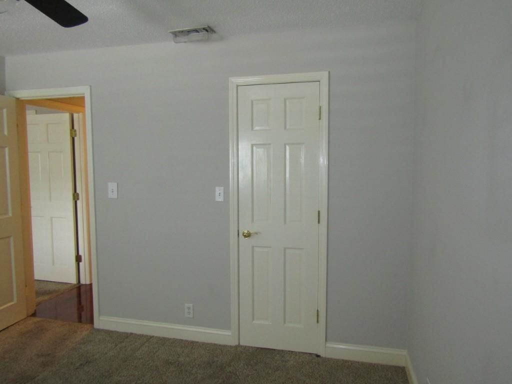 10301 N Kings Hwy.  Photo 17