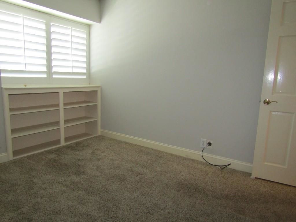10301 N Kings Hwy.  Photo 19