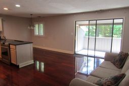 10301 N Kings Hwy.  photo 4