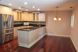 10301 N Kings Hwy. photo 4