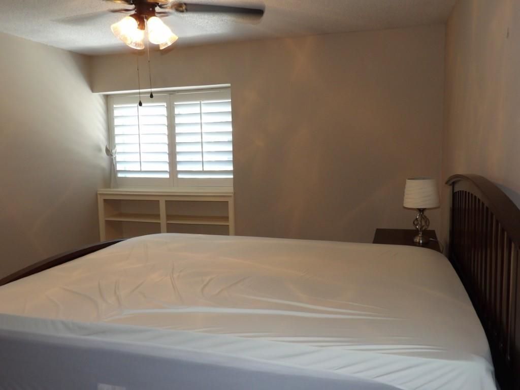 10301 N Kings Hwy.  Photo 9