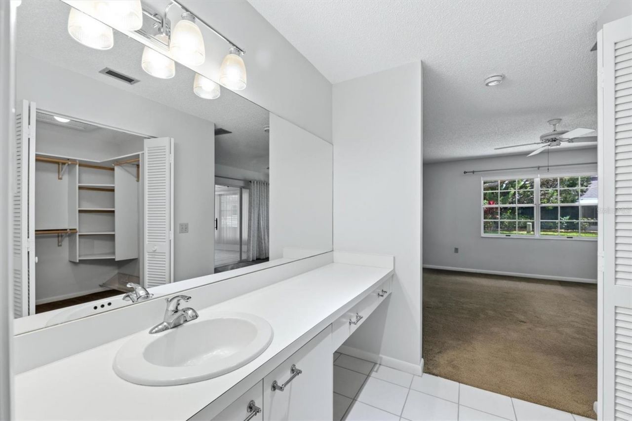 6420 Carrington Circle, Unit 35, Sarasota, FL 34238 Photo
