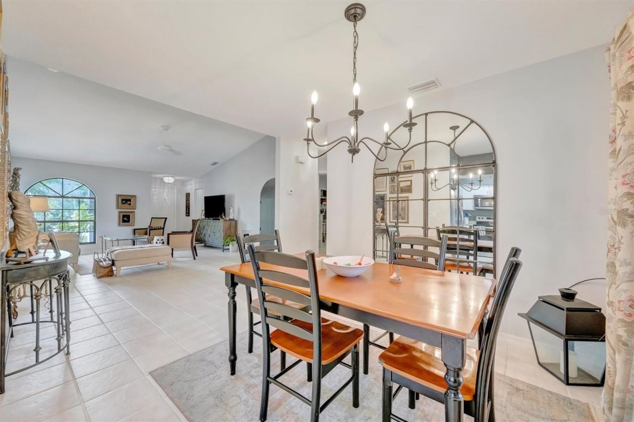5872 Pauma Court, Sarasota, FL 34232 Photo