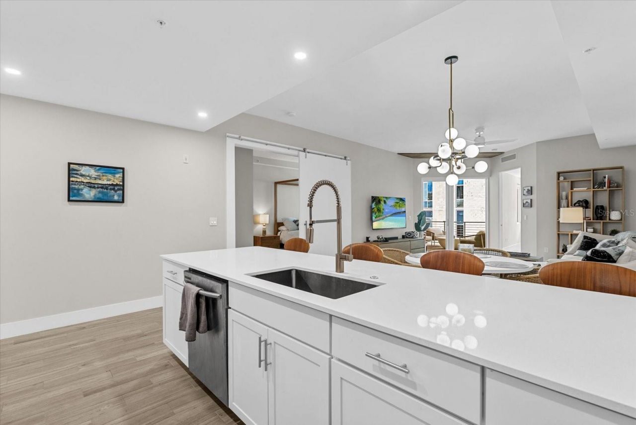 332 Cocoanut Avenue, Unit 302, Sarasota, FL 34236 Photo