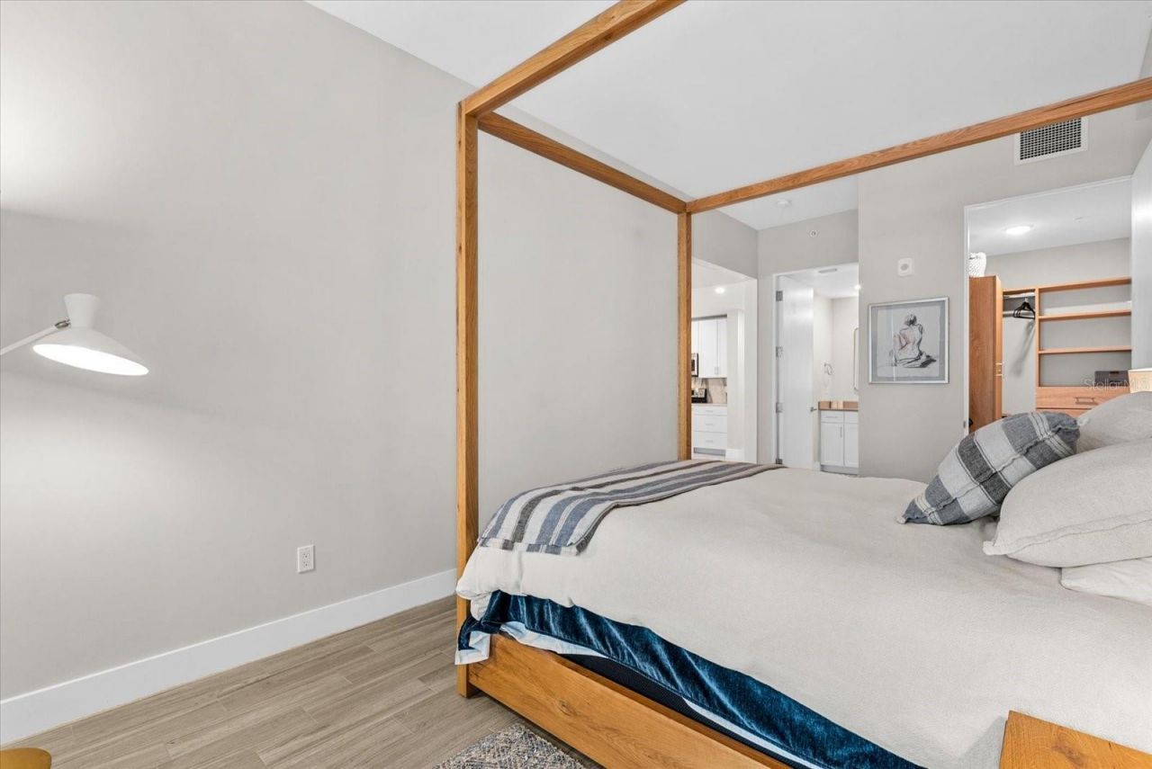 332 Cocoanut Avenue, Unit 302, Sarasota, FL 34236 Photo