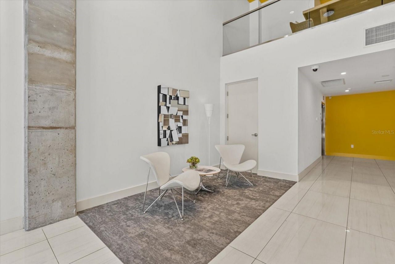 332 Cocoanut Avenue, Unit 302, Sarasota, FL 34236 Photo