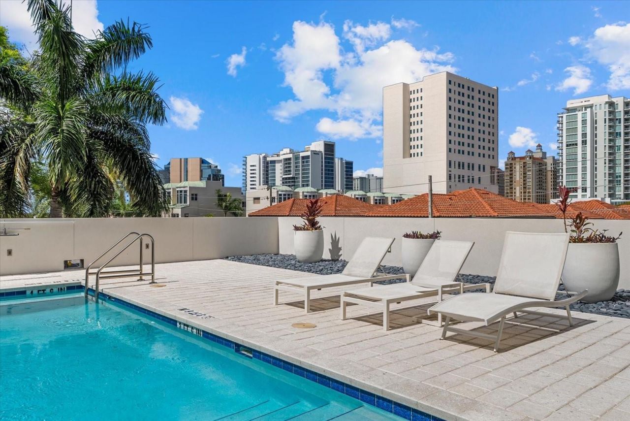 332 Cocoanut Avenue, Unit 302, Sarasota, FL 34236 Photo