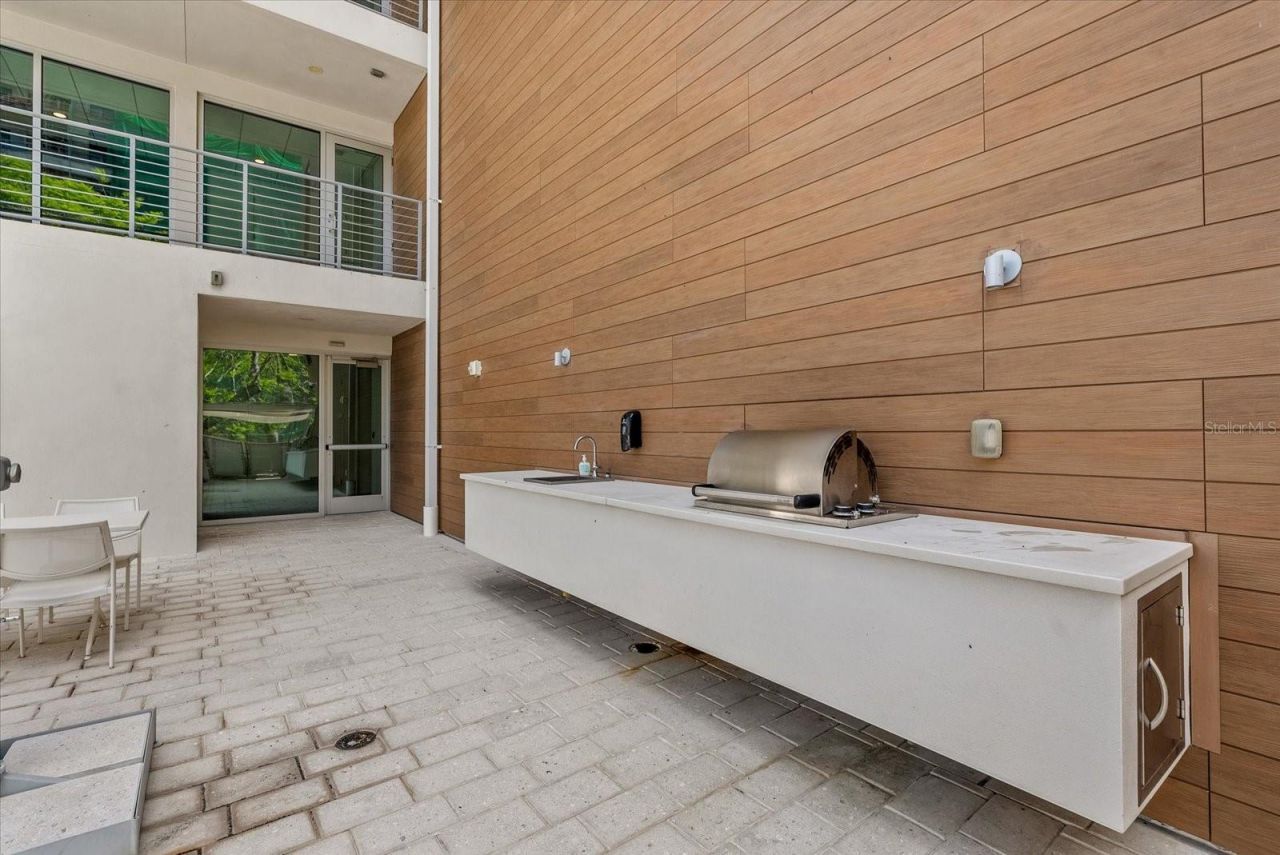 332 Cocoanut Avenue, Unit 302, Sarasota, FL 34236 Photo