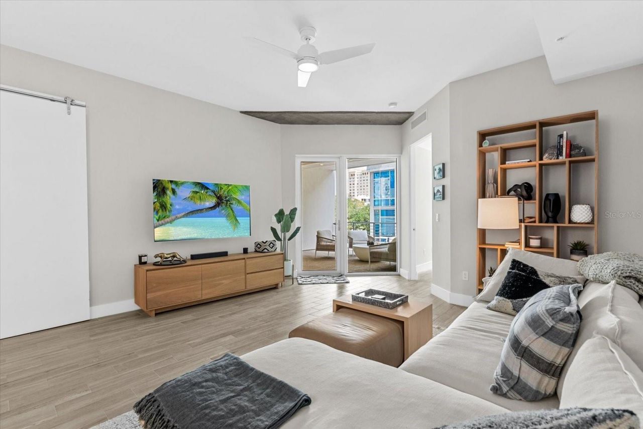 332 Cocoanut Avenue, Unit 302, Sarasota, FL 34236 Photo