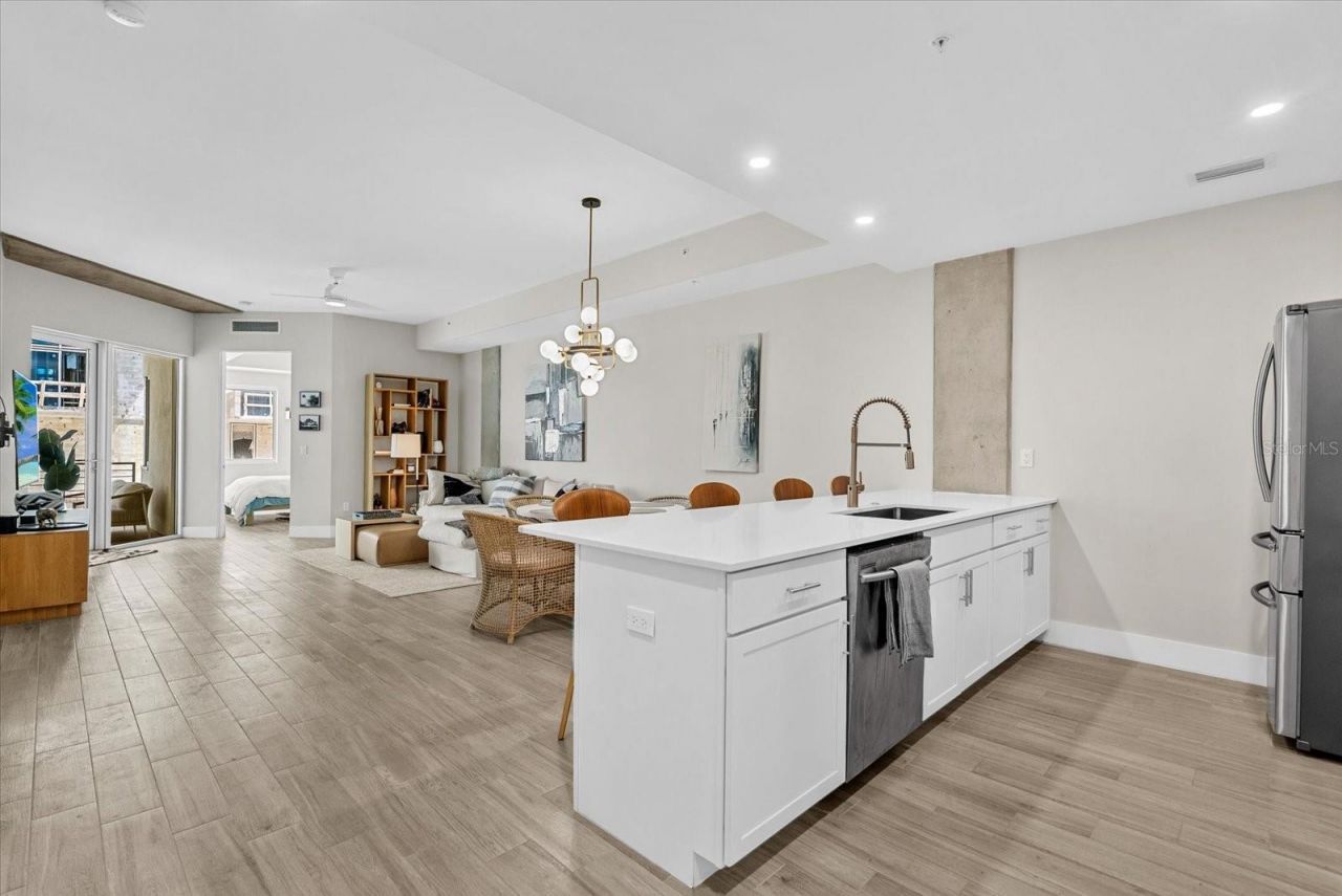 332 Cocoanut Avenue, Unit 302, Sarasota, FL 34236 Photo