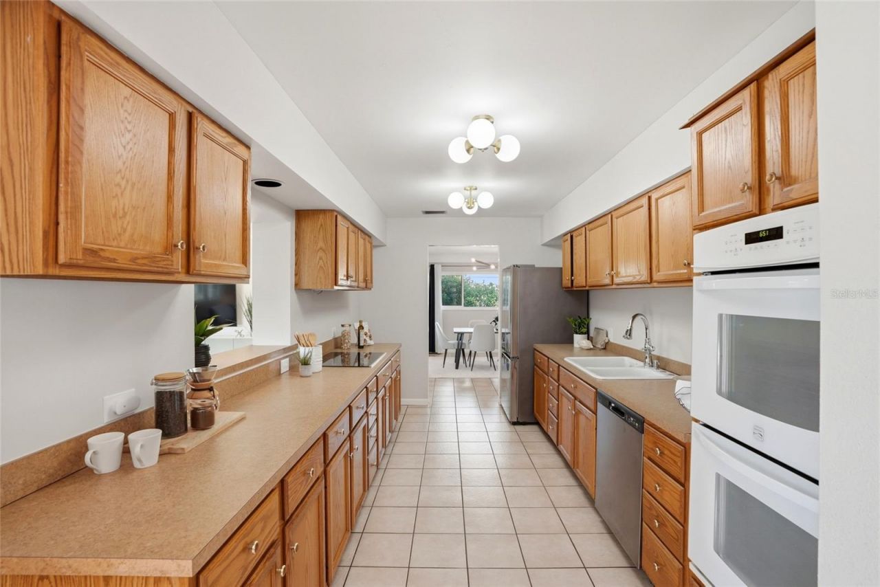 6900 10th Avenue N, Saint Petersburg, FL 33710 Photo