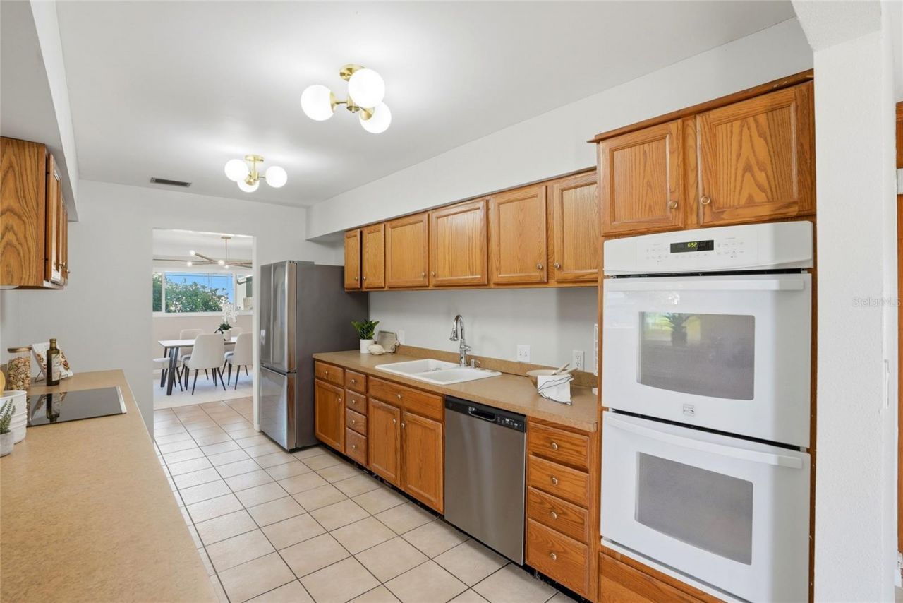 6900 10th Avenue N, Saint Petersburg, FL 33710 Photo