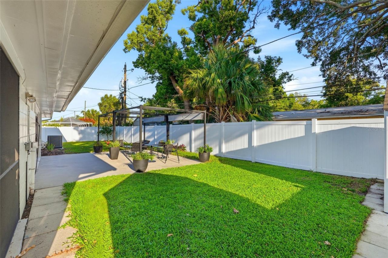 6900 10th Avenue N, Saint Petersburg, FL 33710 Photo