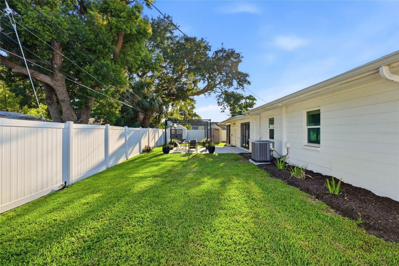 6900 10th Avenue N, Saint Petersburg, FL 33710 Photo