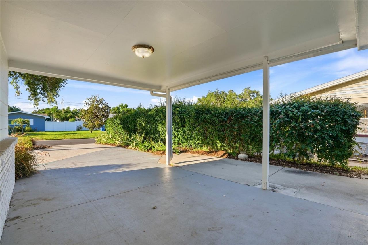 6900 10th Avenue N, Saint Petersburg, FL 33710 Photo