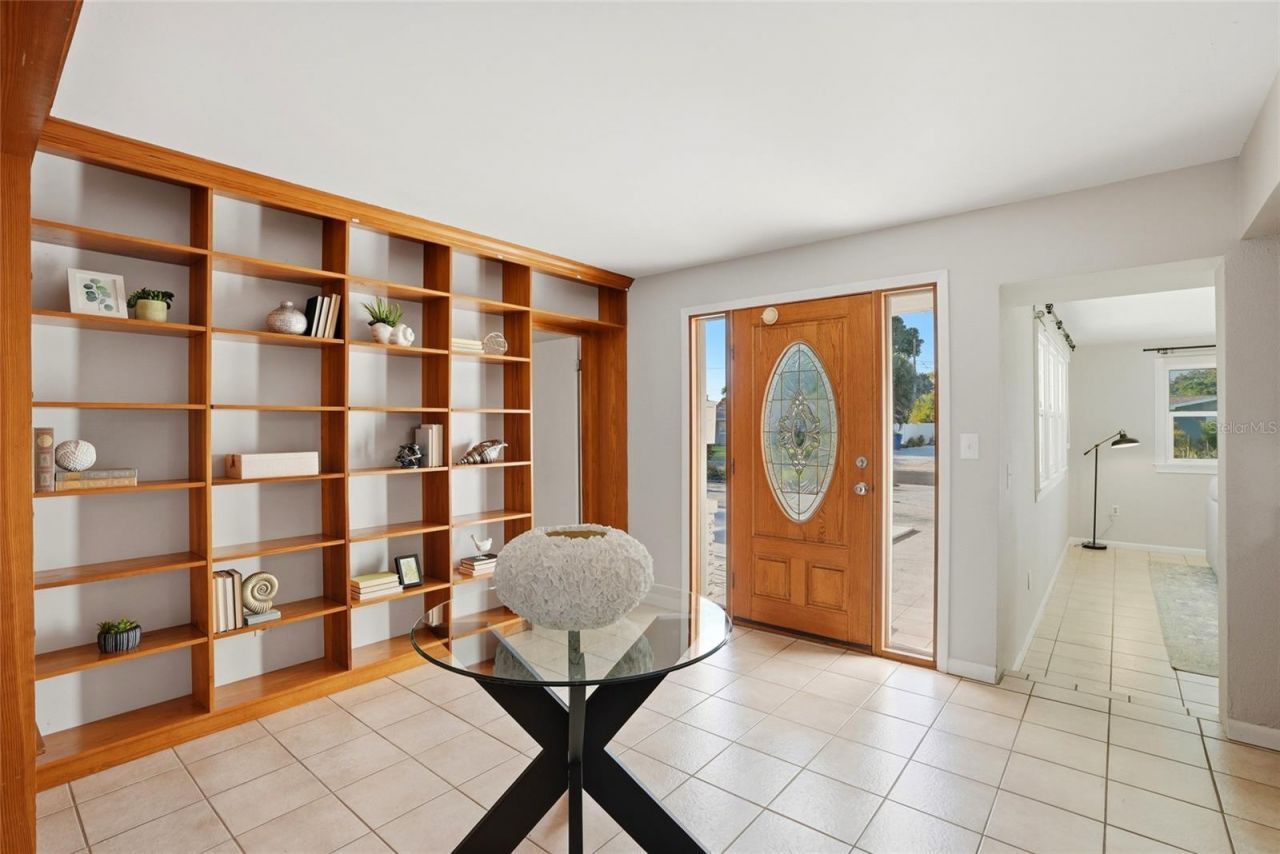 6900 10th Avenue N, Saint Petersburg, FL 33710 Photo